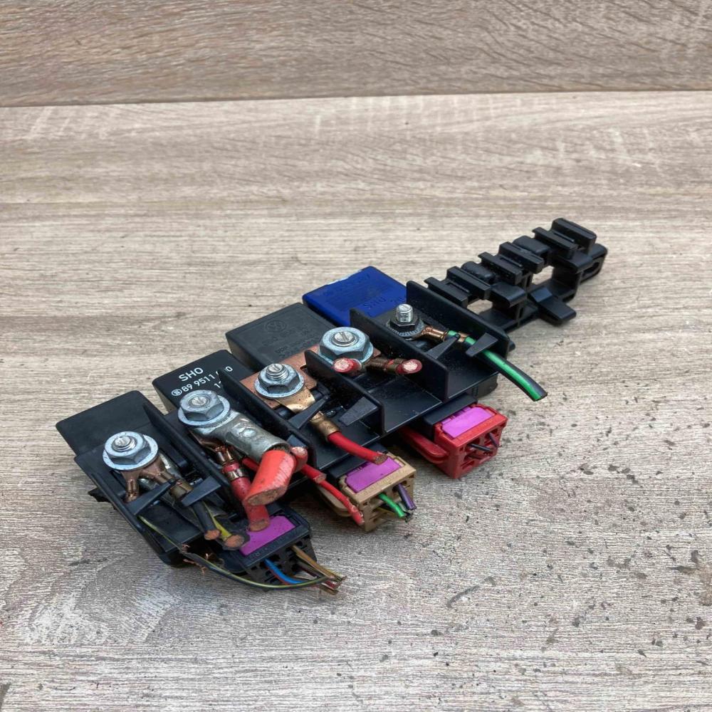 8L0941822A 896083000  Fuse box set Volkswagen Golf IV