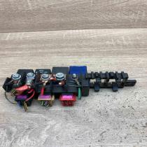 8L0941822A 896083000  Fuse box set Volkswagen Golf IV