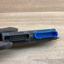 7700421261 B  Used Door central lock control unit/module Renault Safrane