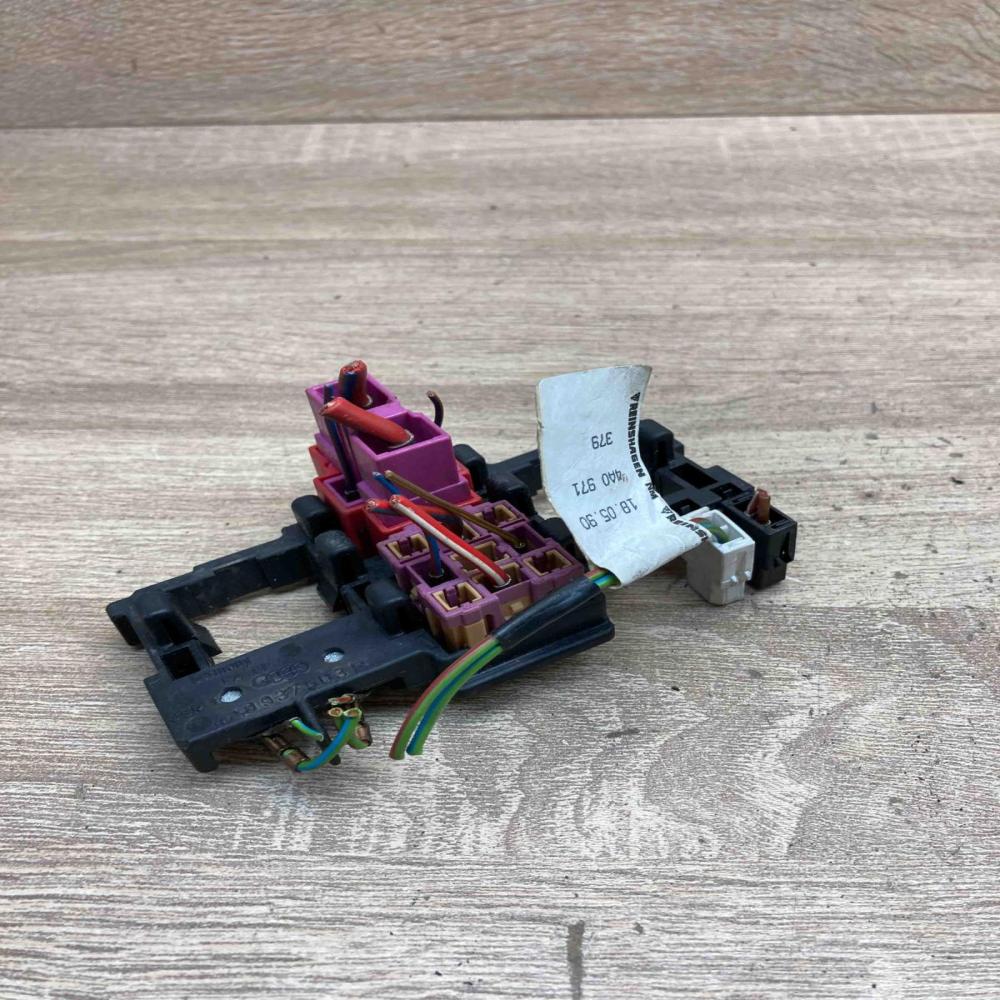4A0937503B 4A0971379  Fuse box set Audi 100 S4 C4