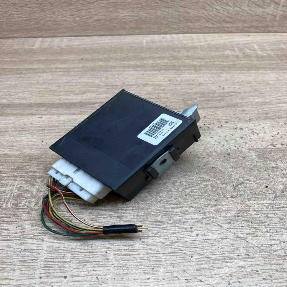 89741 05040 73658912  Door control unit/module Toyota Avensis T220