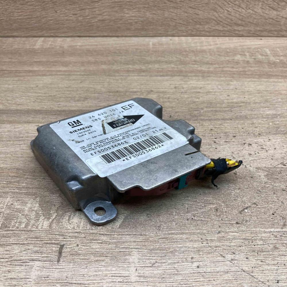 24420101 1923594  Airbag control unit/module Opel Omega B1