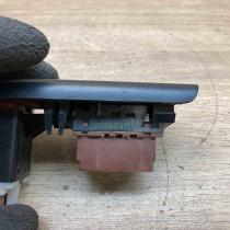 7700845435   Hazard light switch Renault Laguna I