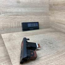 7700845435   Hazard light switch Renault Laguna I