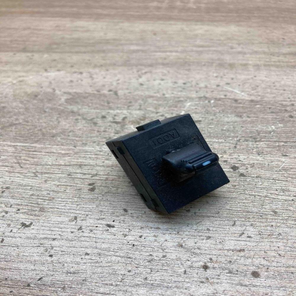56042057   Electric window control switch Jeep Grand Cherokee (WJ)