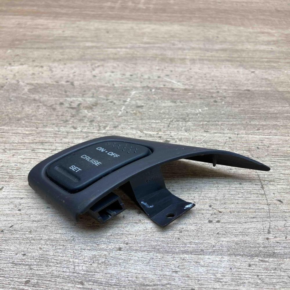 5GY391AZAA   Steering wheel buttons/switches Jeep Grand Cherokee (WJ)