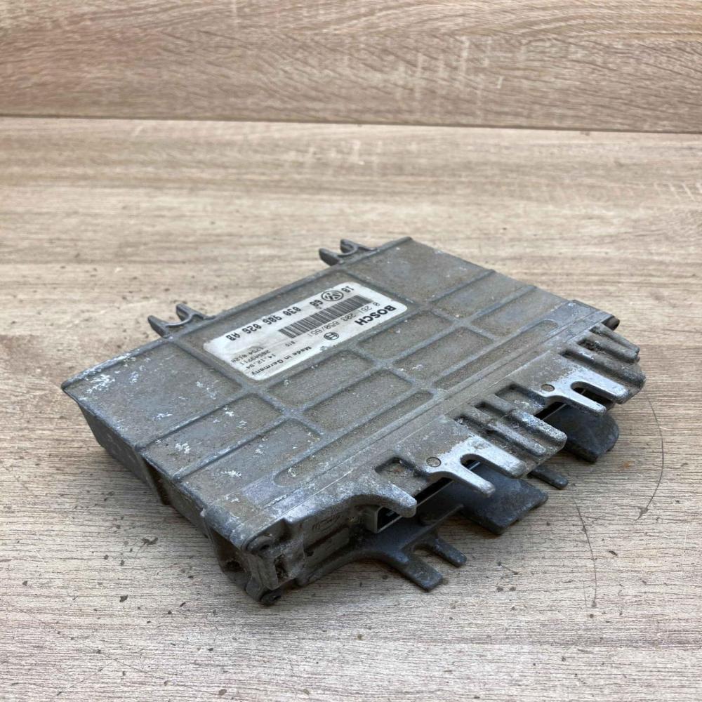 030906026AB 0261203650  Engine control unit/module ECU Volkswagen Golf III