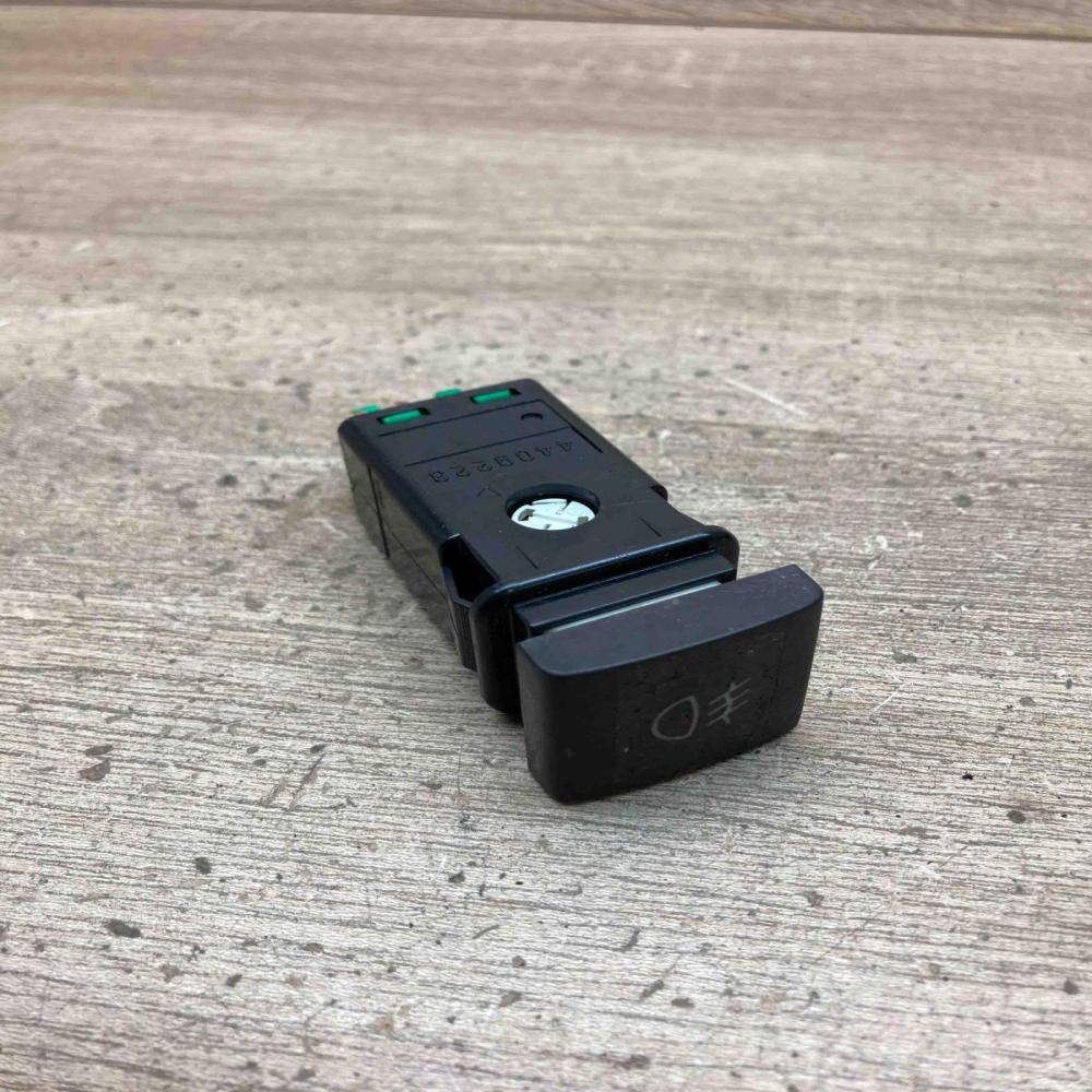 4409223   Fog light switch Saab 9-5