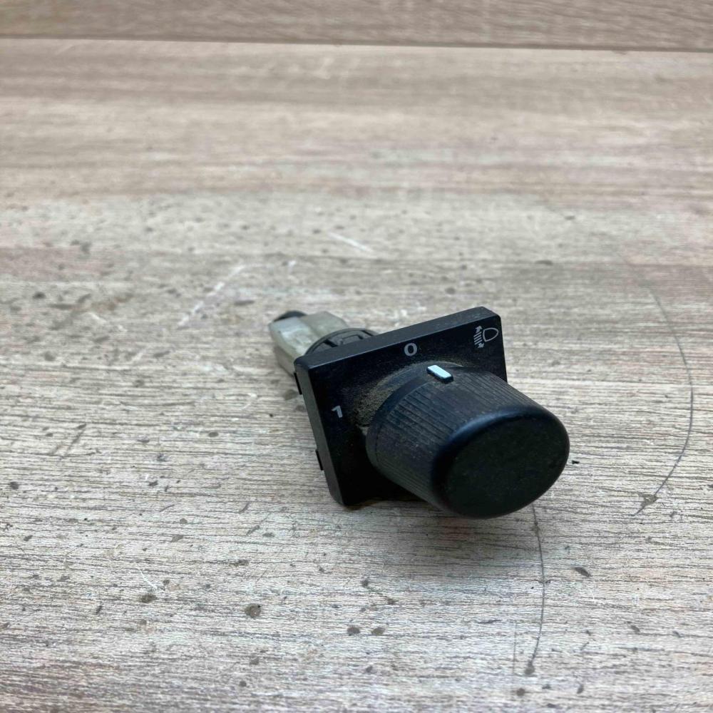 03078514 91145061  Headlight level height control switch Opel Frontera A