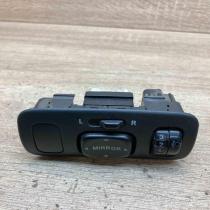 045B05   Wing mirror switch Toyota Yaris