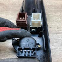 7701672454E 7700808035  Electric window control switch Renault Laguna I
