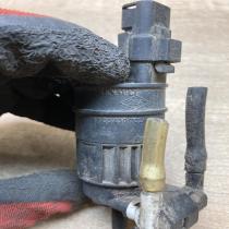 7700430702   Windscreen/windshield washer pump Renault Scenic I