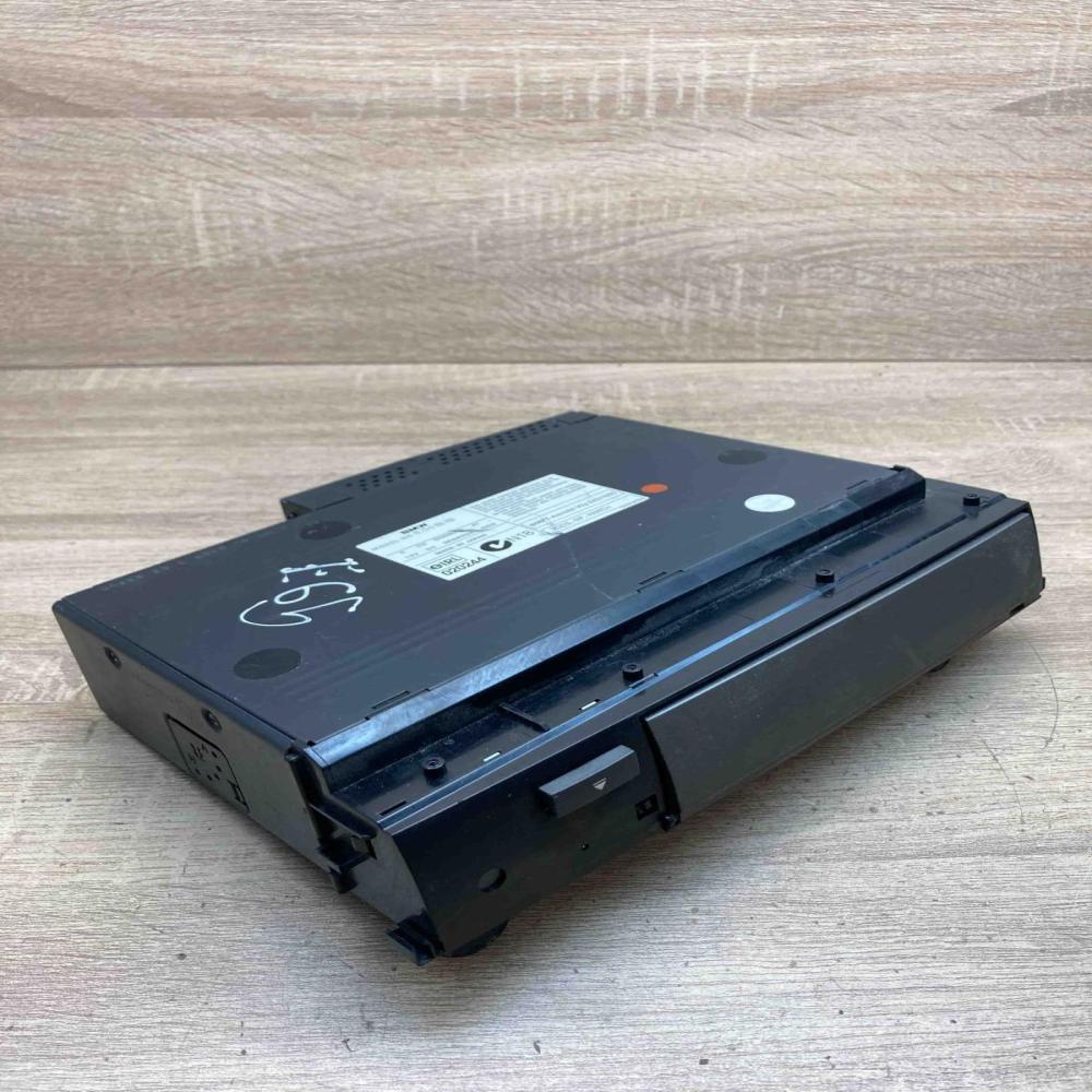 6926933 8364931  CD/DVD changer BMW 7 E65 E66