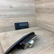 011 3S14   Electric window control switch Toyota Yaris