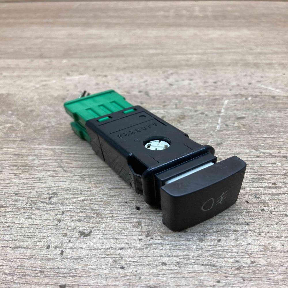 4409223   Fog light switch Saab 9-5