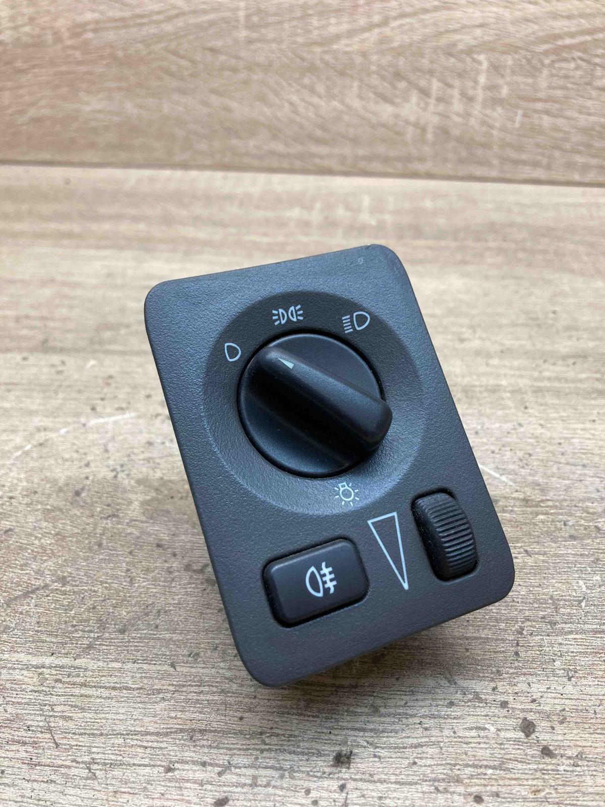 4616124 758173  Light switch Saab 9-5