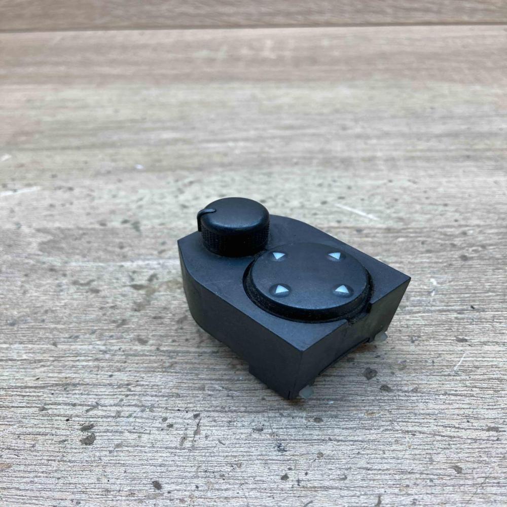 8D0959565 03240014  Wing mirror switch Audi A4 S4 B5 8D