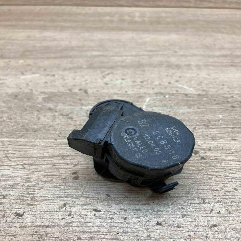 6935443 ECB516  Air flap motor/actuator BMW X5 E53