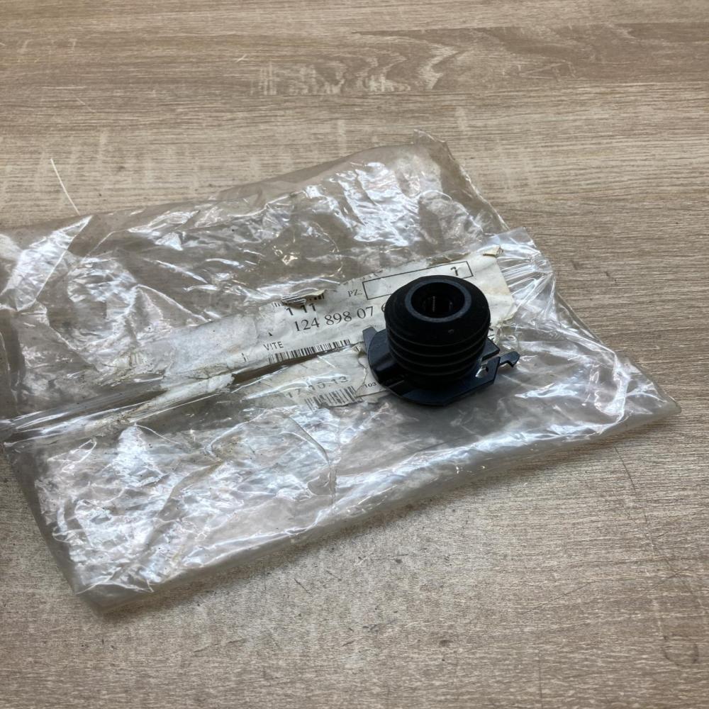 1248980765   Spare wheel bolt Mercedes-Benz E W124
