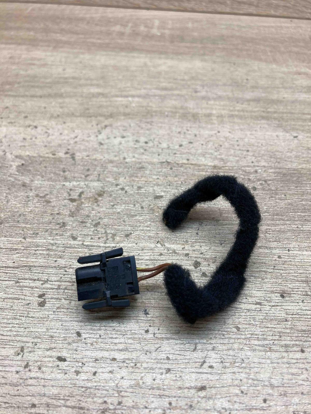 1378108 1 828816 1 2 PIN Plug wire BMW 3 E36