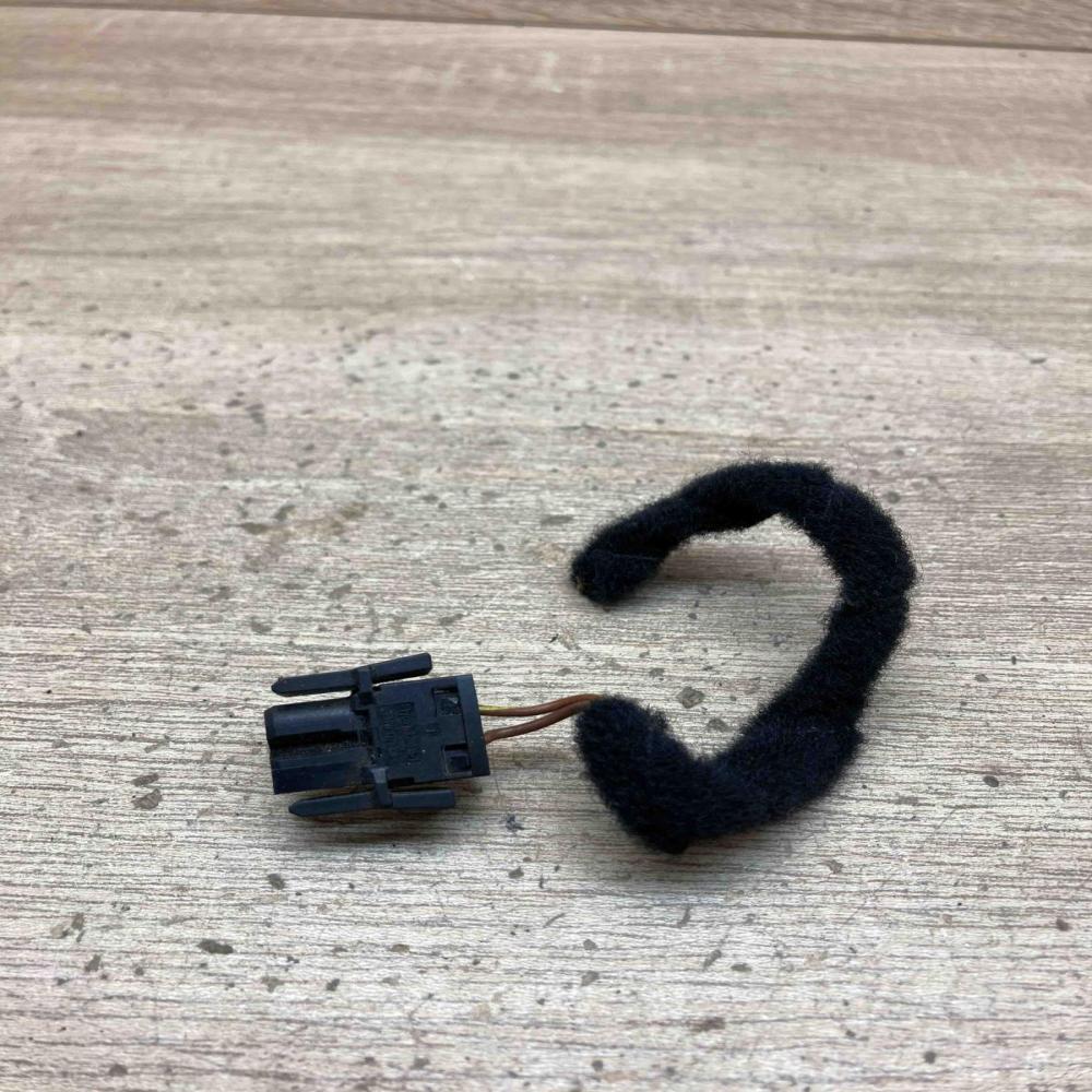 1378108 1 828816 1 2 PIN Plug wire BMW 3 E36