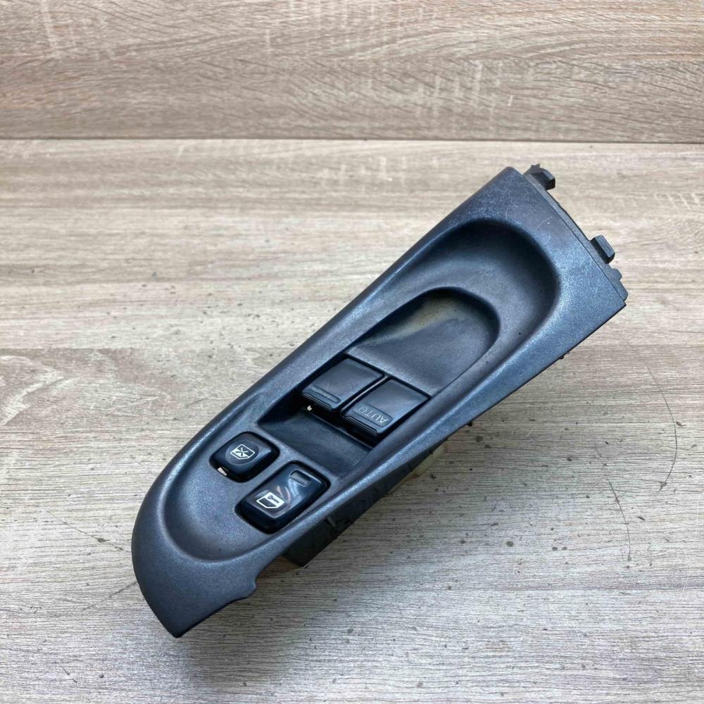 80961 BM500   Electric window control switch Nissan Almera N16