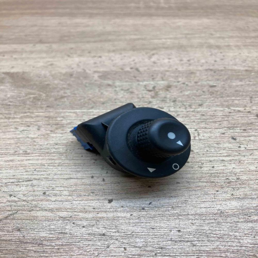 185526 Used  Wing mirror switch Citroen Berlingo