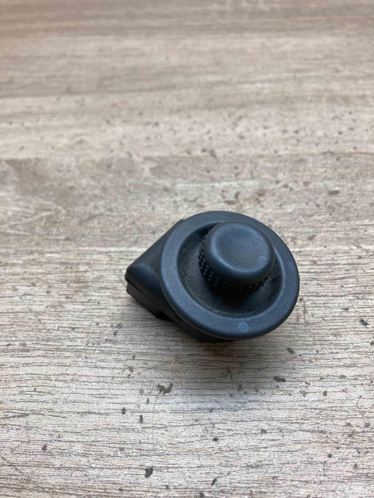 7700432971C   Wing mirror switch Renault Scenic I