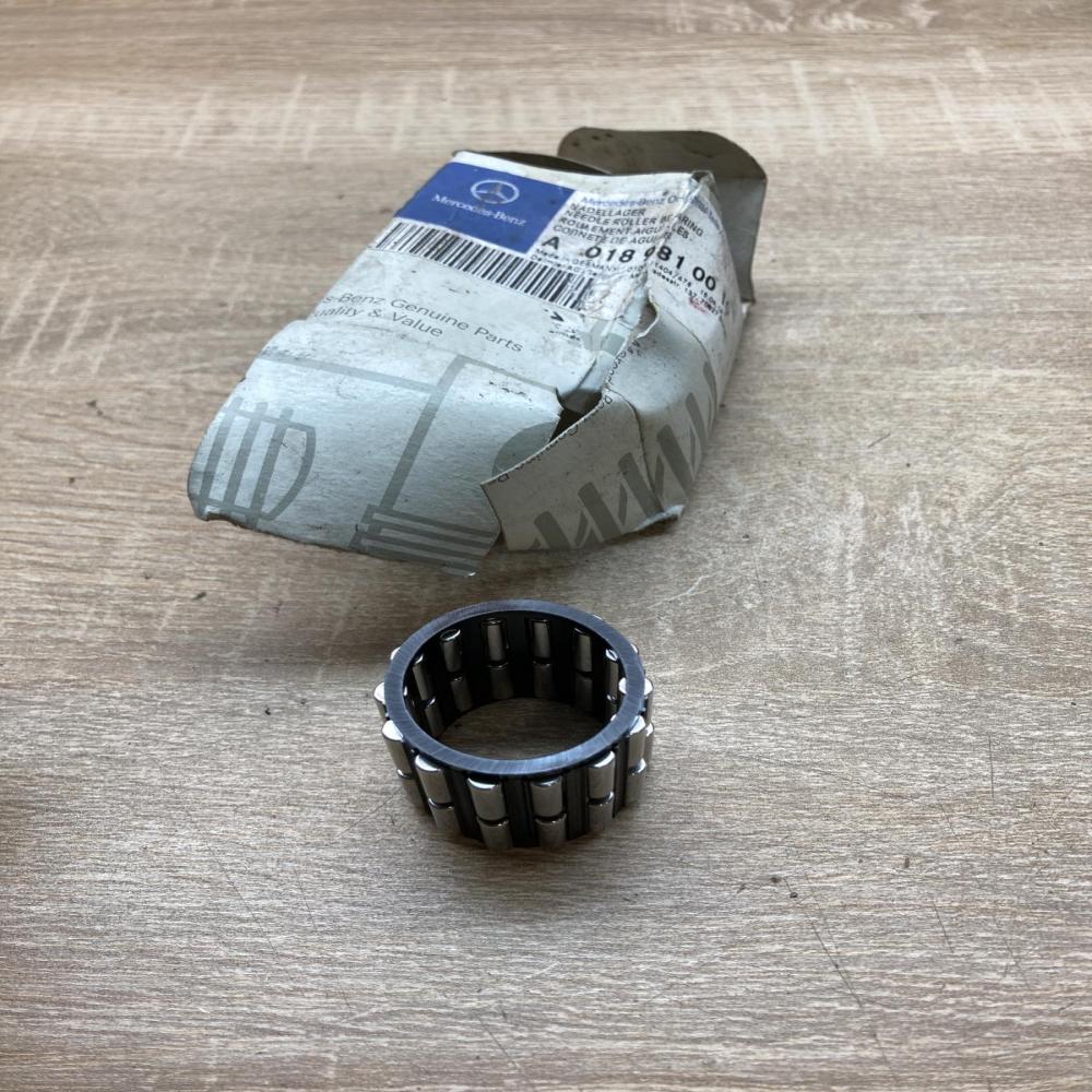 A0189810010   Prop shaft support center bearing Mercedes-Benz Vito Viano W639