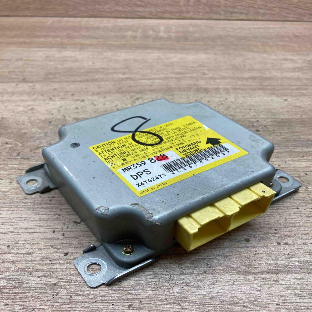 MR359828 X6T42471  Airbag control unit/module Mitsubishi Colt