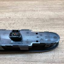 96351623XT   Electric window control switch Peugeot 307