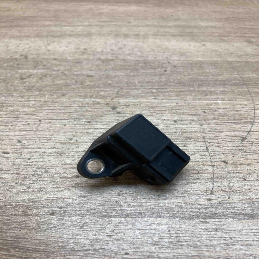 2246977   Air pressure sensor BMW 5 E39