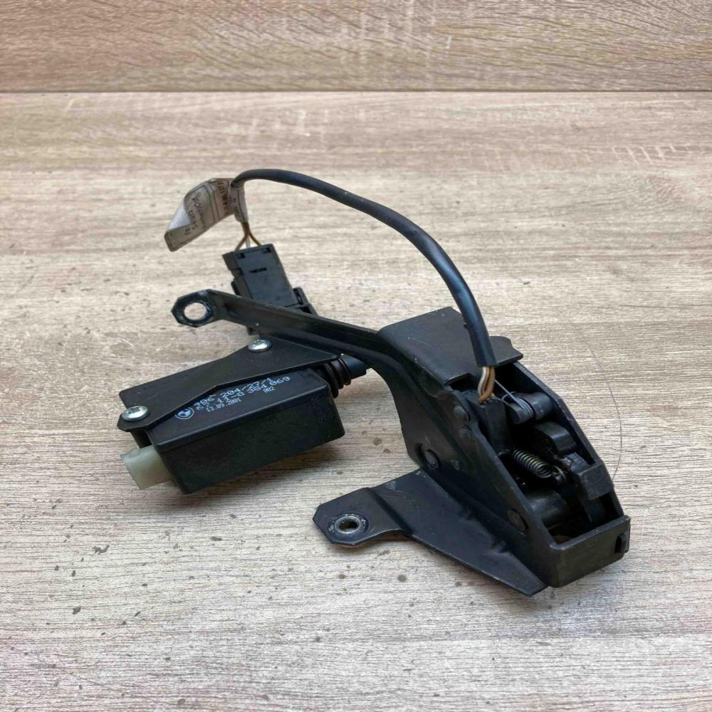 8384069 8381137  Central locking motor BMW 5 E39