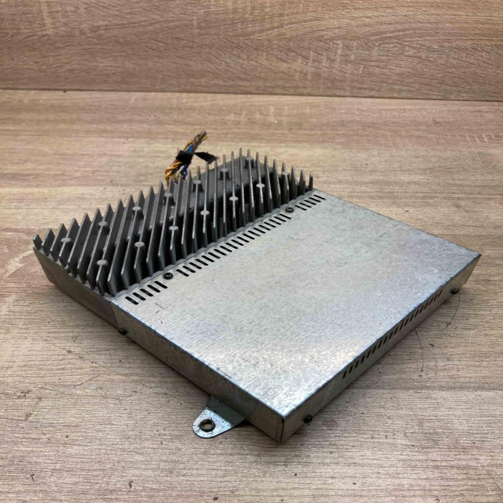 8361785   Sound amplifier BMW 3 E36