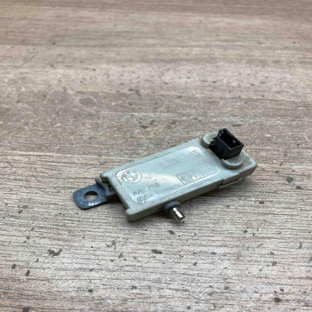 8368885   Aerial antenna amplifier BMW 5 E39