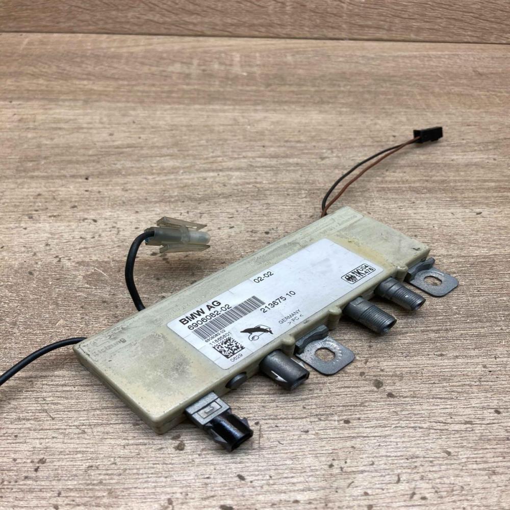 6906082   Aerial antenna amplifier BMW 5 E39