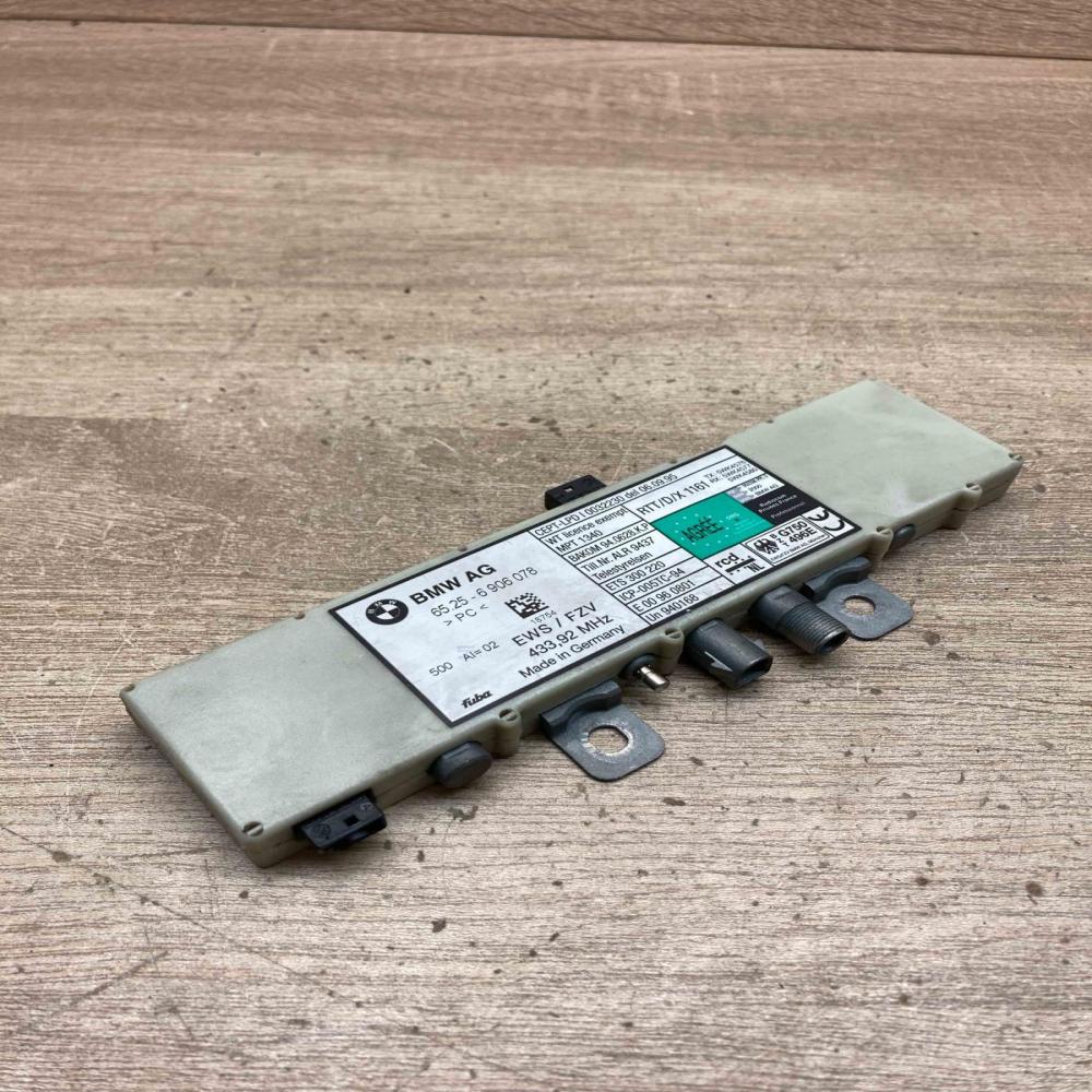 6906078 443.92MHz  Aerial antenna amplifier BMW 5 E39
