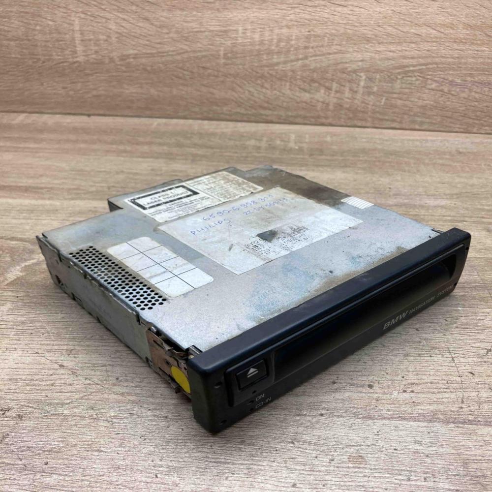 6908311   Navigation unit CD/DVD player BMW 7 E38