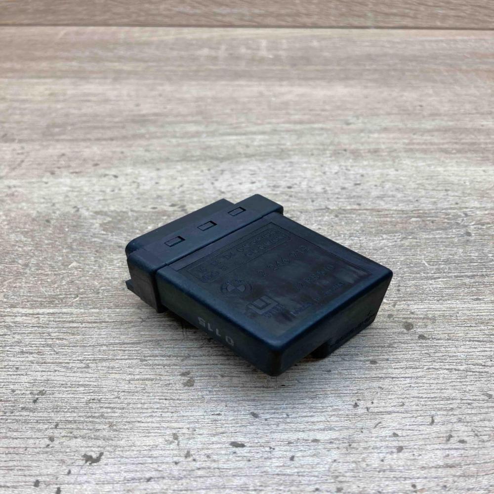 2246919 72RB510  Glow plug pre-heat relay BMW 5 E39