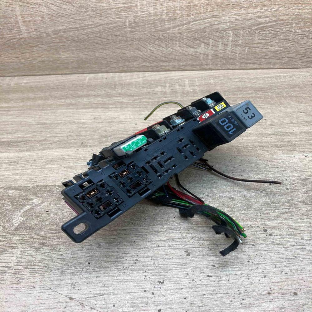 8L0941822   Fuse box set Volkswagen Golf IV