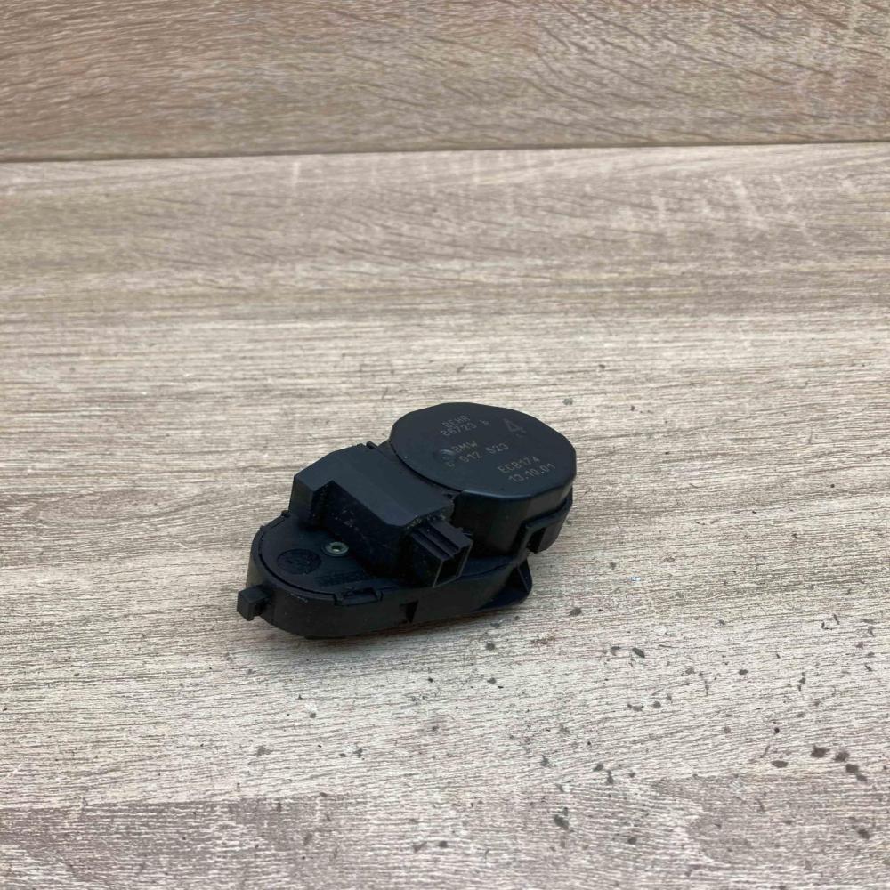 6912523 Main 86723b  Air flap motor/actuator BMW X3 E83