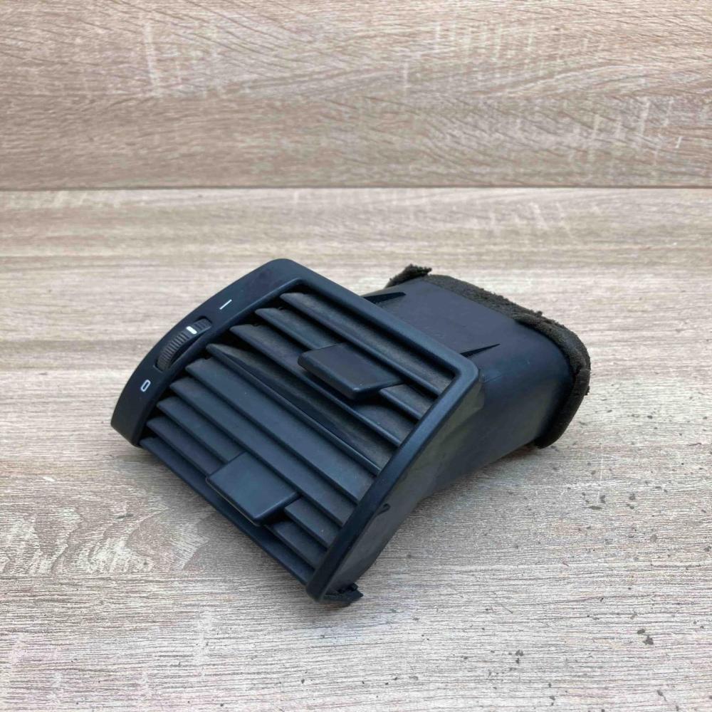 8402216   Dashboard side air vent grill/cover trim BMW X5 E53