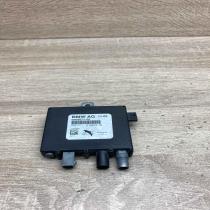 6906071 02 213675 10  Aerial antenna amplifier BMW 3 E46