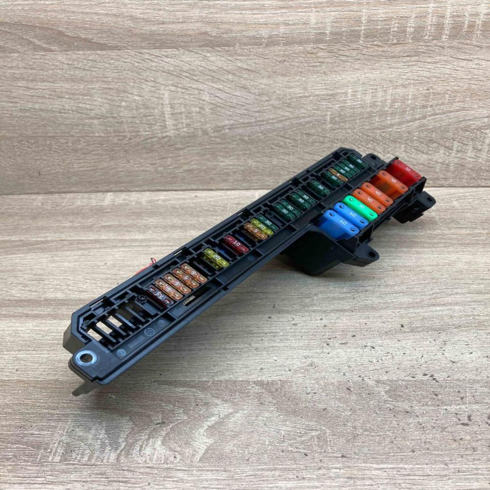 6957330 02 18917  Fuse module BMW 5 E60 E61