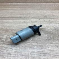 2220037 70162 1805  Windscreen/windshield washer pump BMW 7 E65 E66