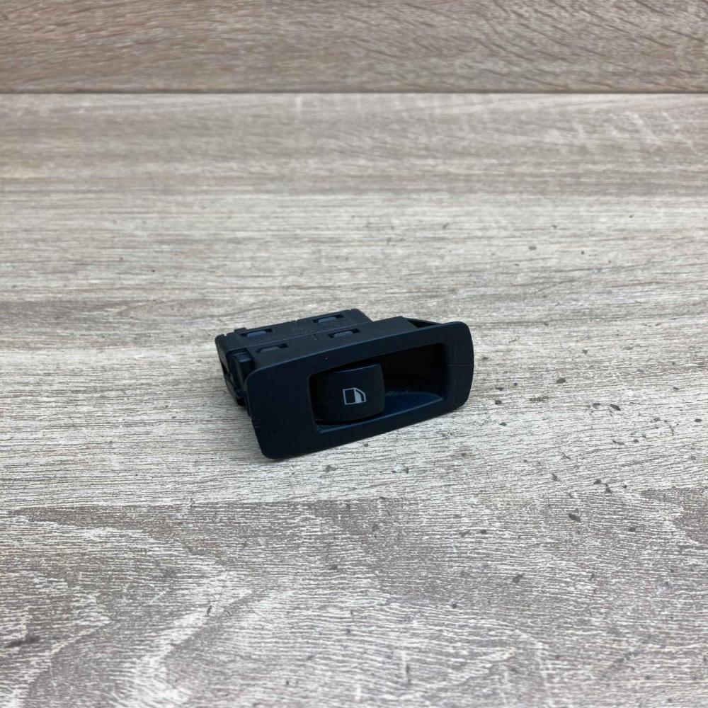 6945874 15939900  Electric window control switch BMW 3 E90 E91