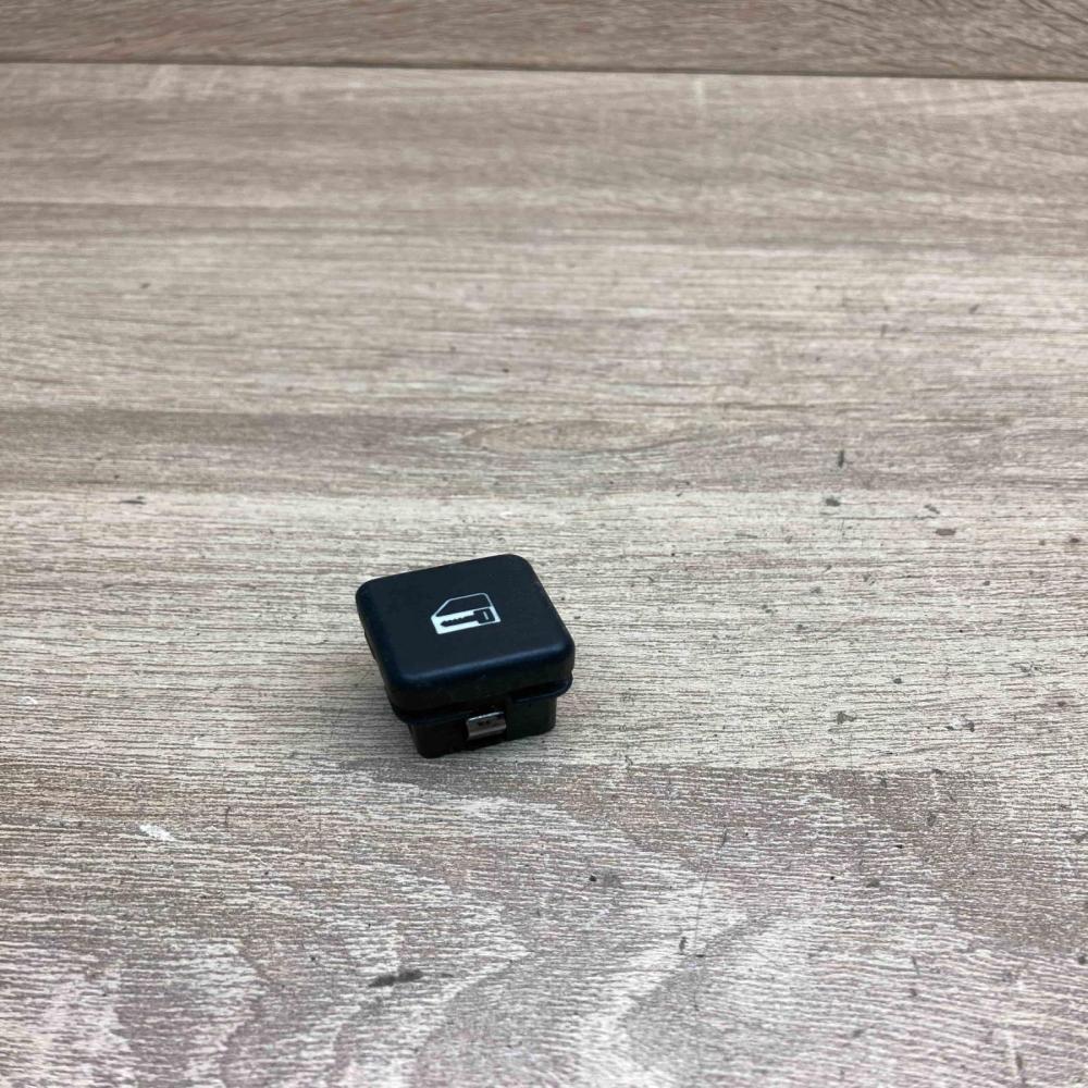 8360828   Central locking switch button BMW 5 E39