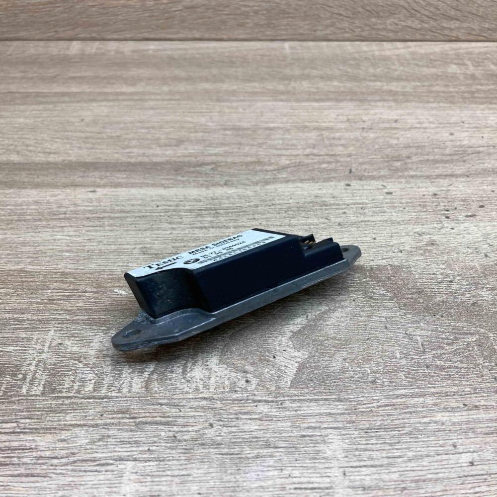 8369024   Airbag deployment crash/impact sensor BMW 7 E38