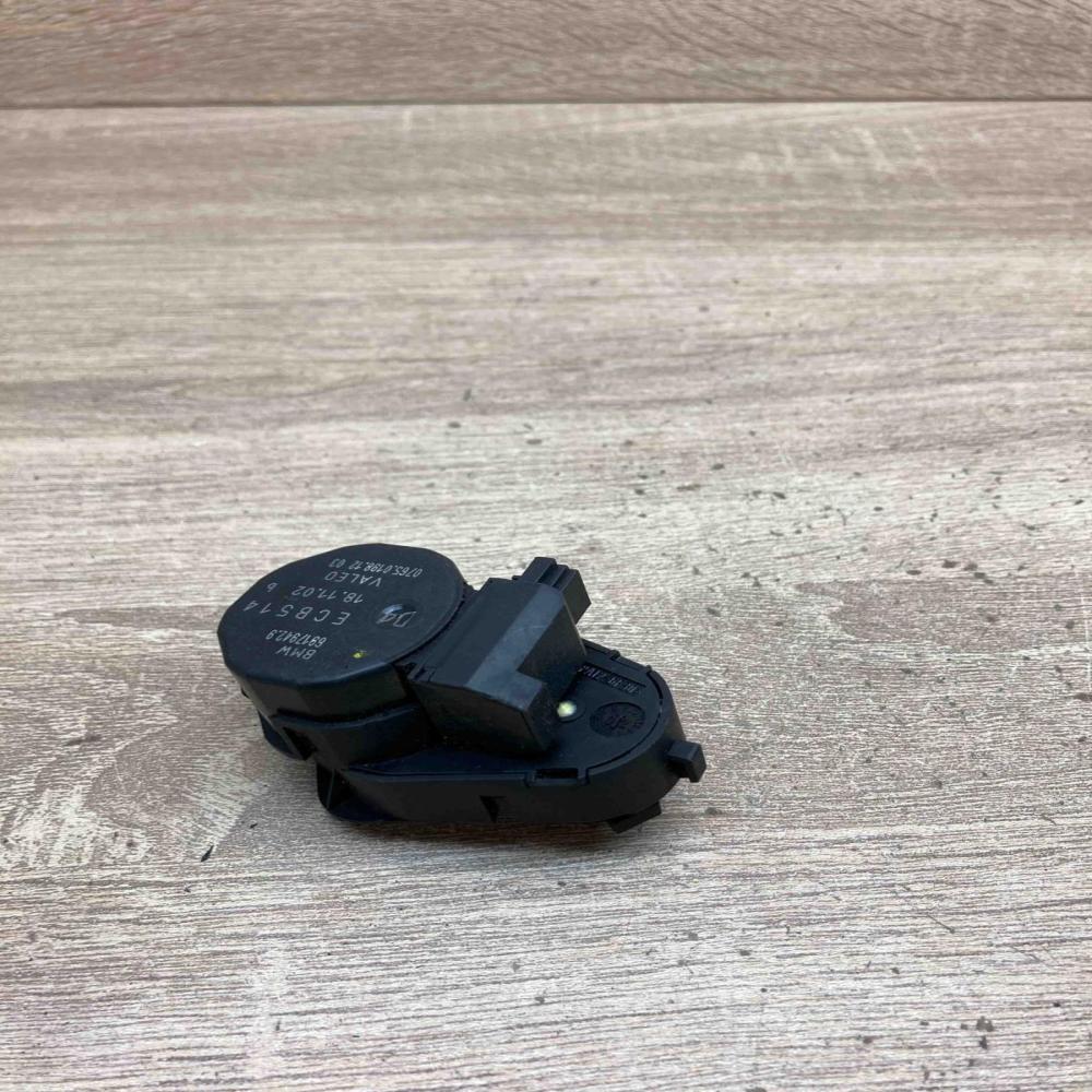 6917942 ECB514  Air flap motor/actuator BMW 5 E39