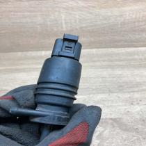 8364516 1813914725  Windscreen/windshield washer pump BMW 3 E46